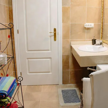 Elviria Pool, Gardens & 5-min Walk To The
