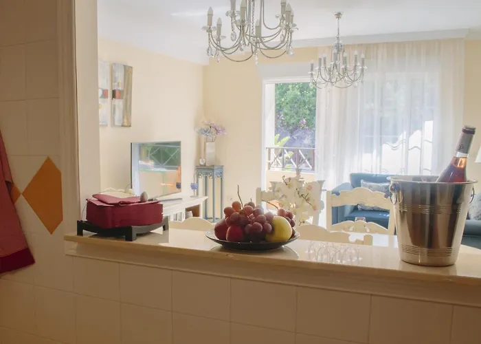 Elviria Luxury アパート *